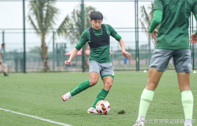 演员李罗